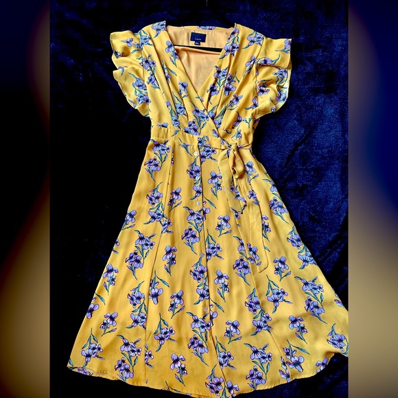Lumiere Dresses & Skirts - Lumiere Yellow Floral Wrap Dress, Size Large